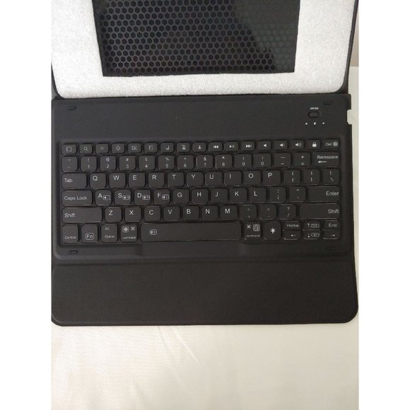 iPad Pro 3rd Gen 2018  Bluetooth Keyboar - Picture 6 of 6